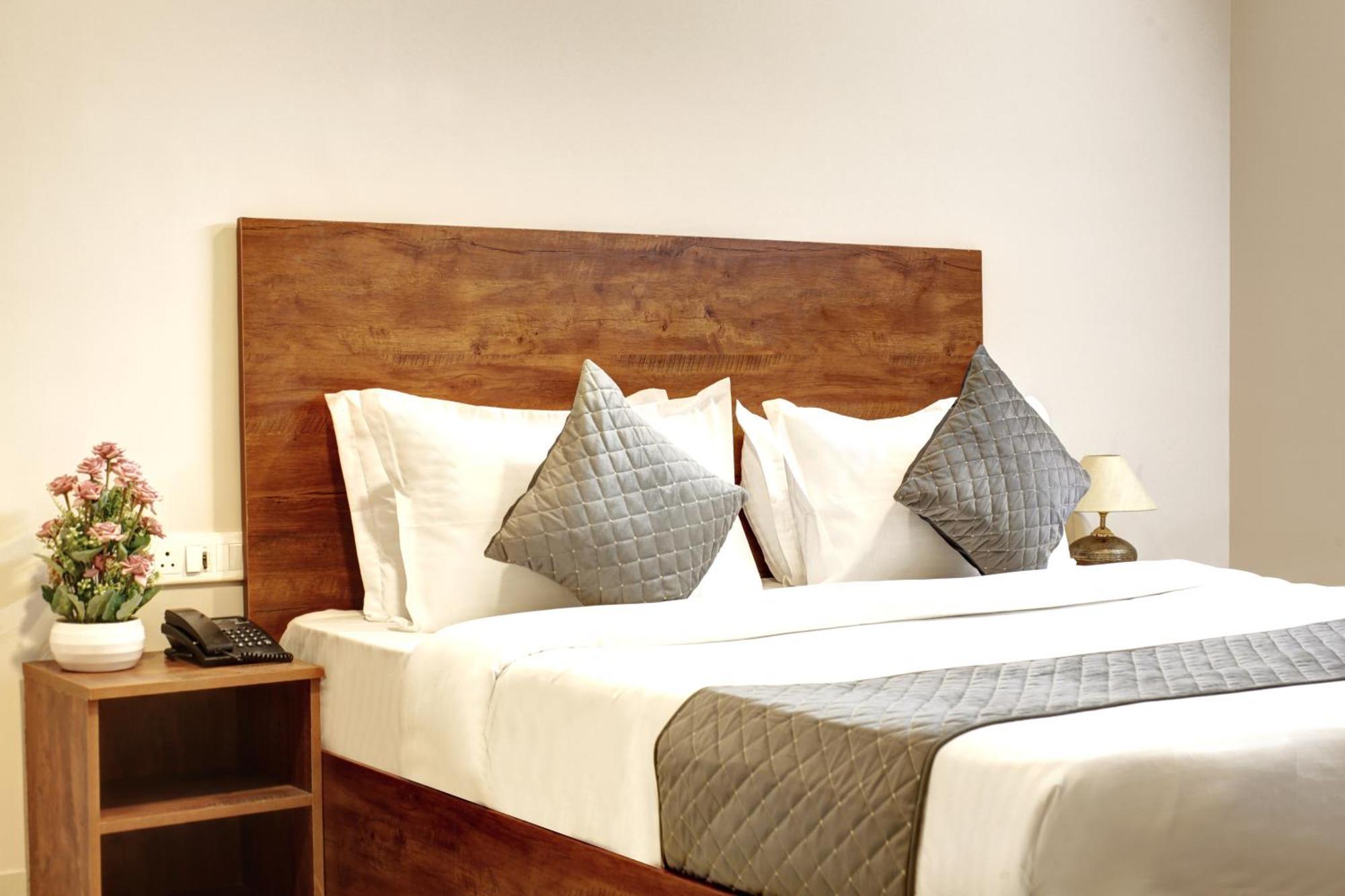 Limewood Stay - Executive Huda City Center Gurgaon Exterior foto